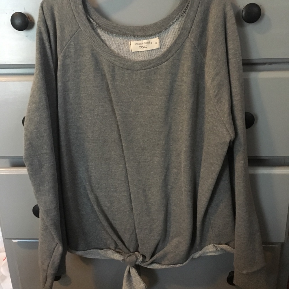 Gray sweatshirt with a tie